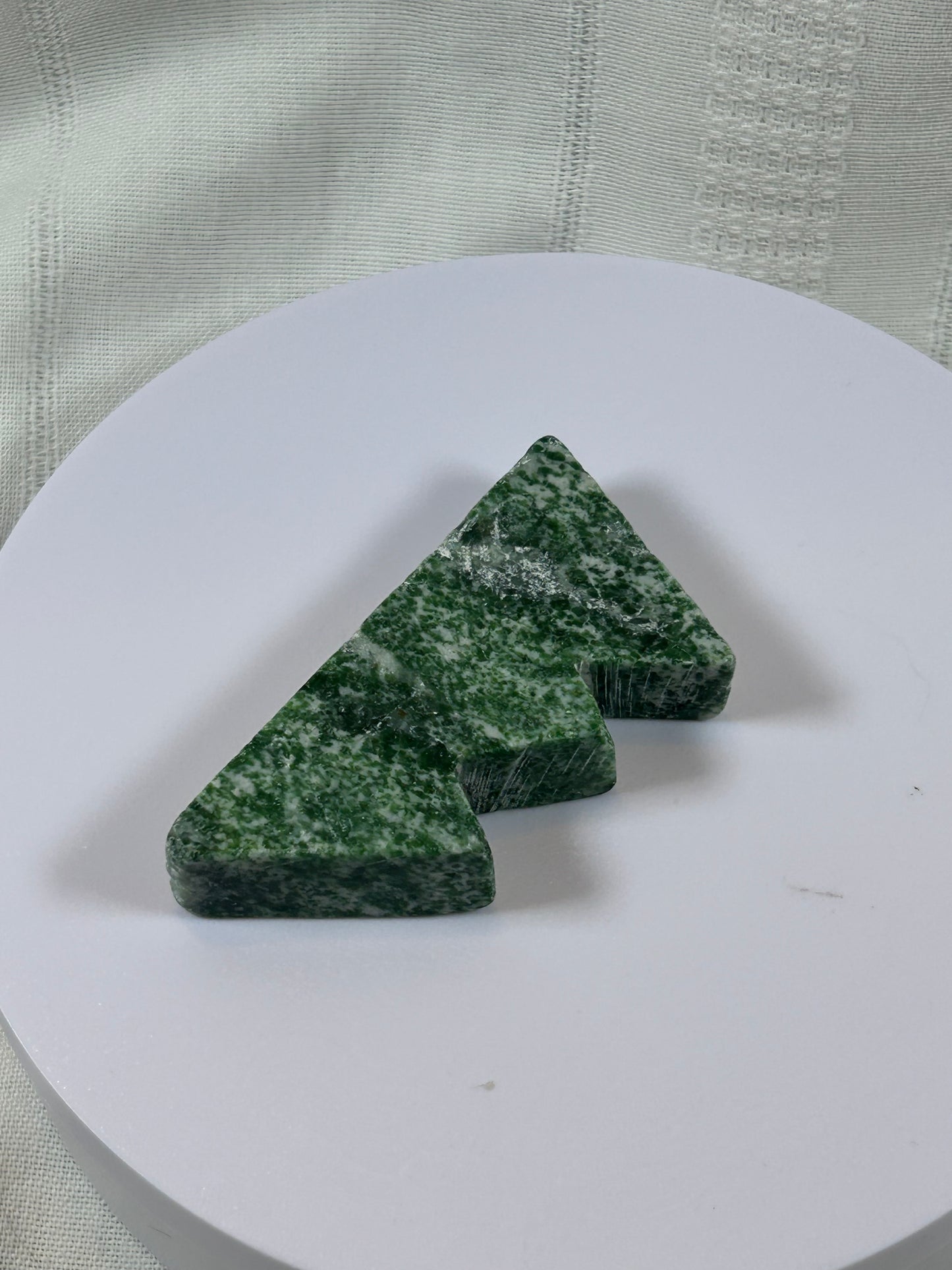 (#53) - TREE AGATE MOUNTAIN HILLS CARVING - NEW