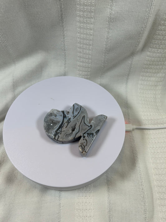 (#56) - AGATE GRAY 3/4 MOON CARVING - NEW