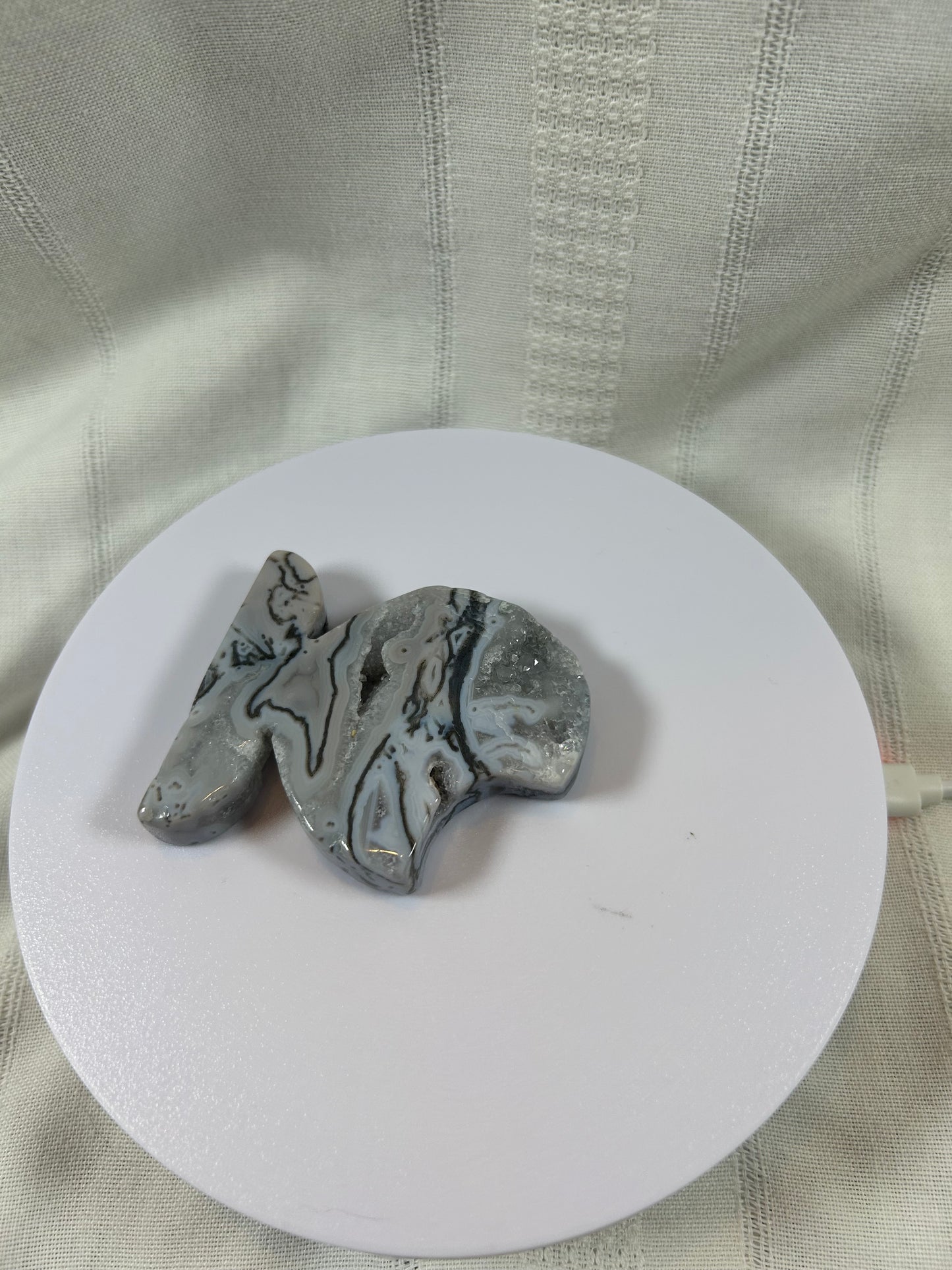 (#56) - AGATE GRAY 3/4 MOON CARVING - NEW