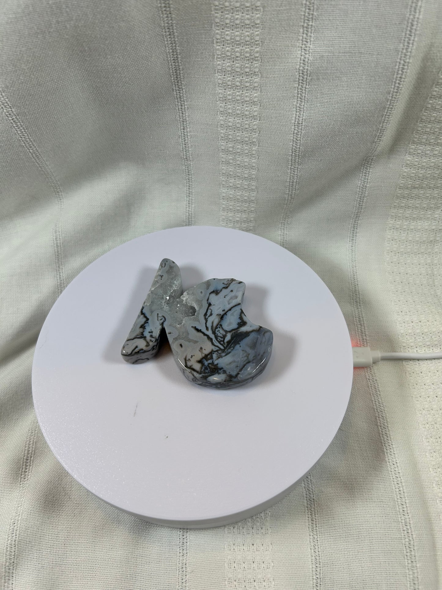 (#56) - AGATE GRAY 3/4 MOON CARVING - NEW