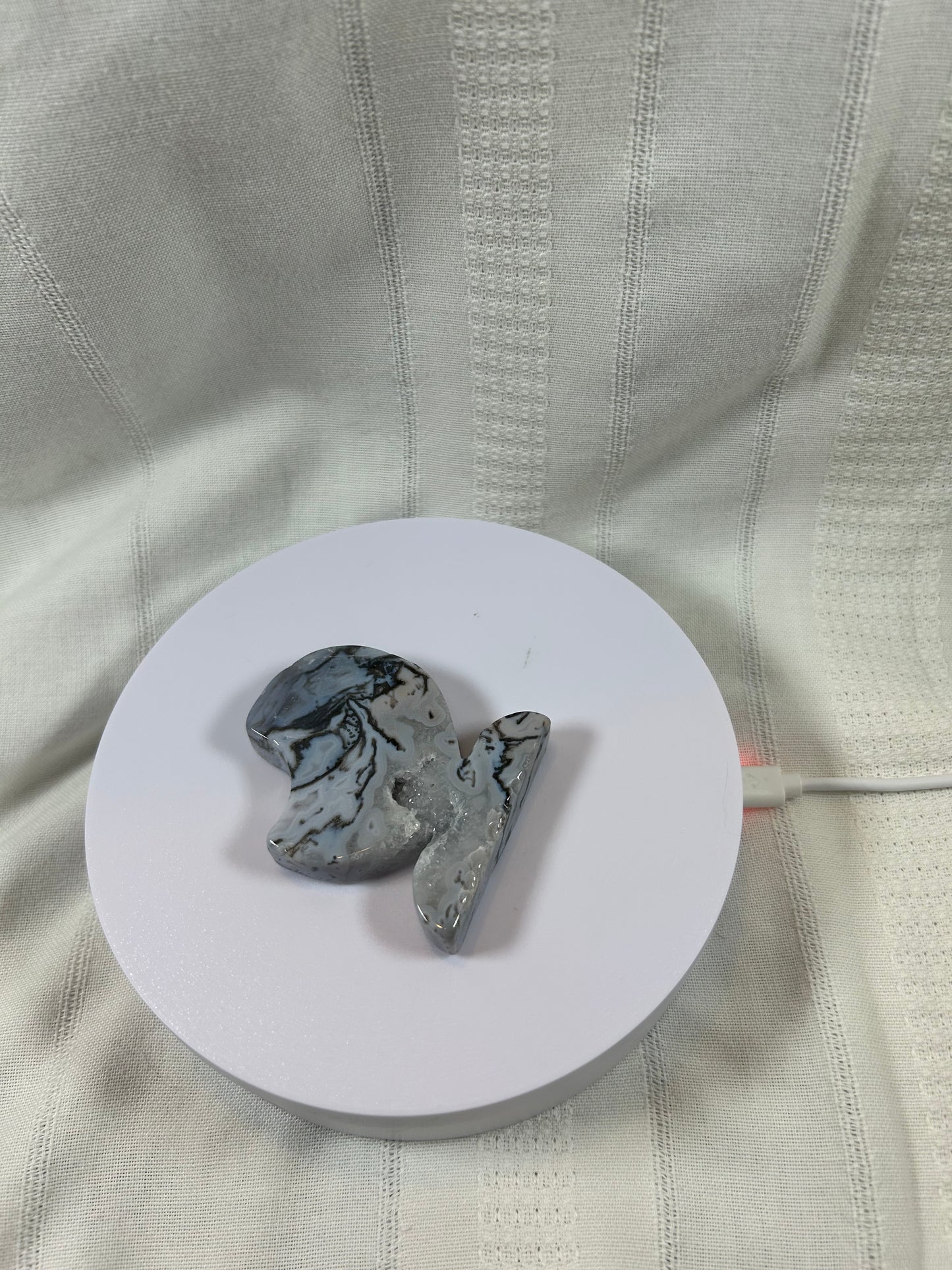 (#56) - AGATE GRAY 3/4 MOON CARVING - NEW