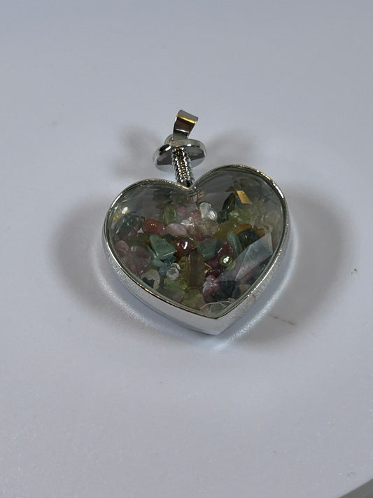 (#69) - CRYSTAL HEART PENDANT SUPER SEVEN TUMBLED CRYSTAL CHIPS - NEW