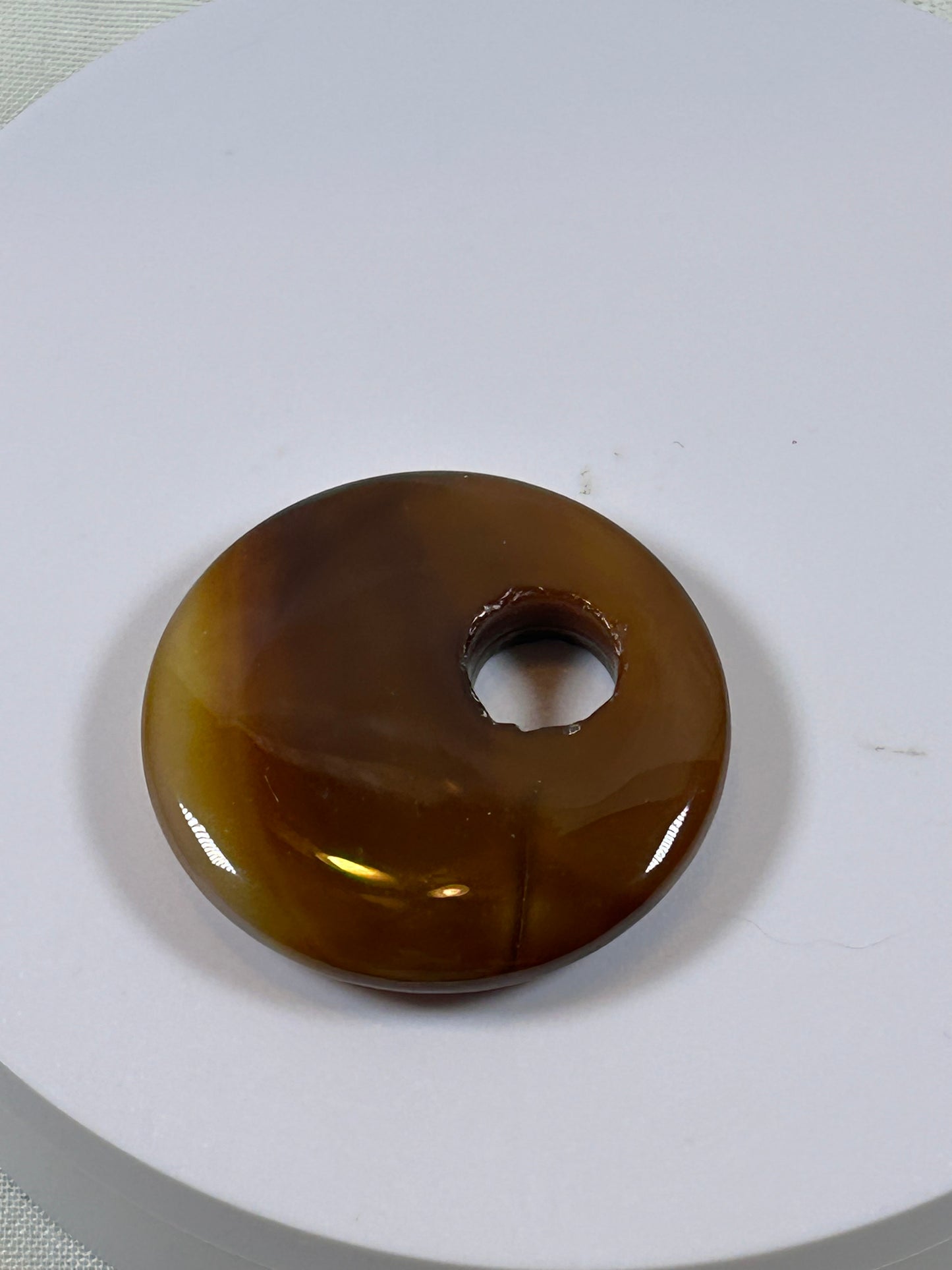 (#83) - CARNELIAN AGATE DISK PENDANT - NEW